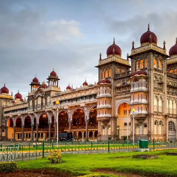 PICTURESQUE SOUTH INDIA SPECIAL TOUR (1).jpg